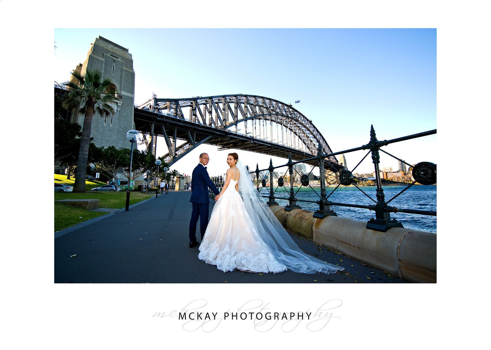 Bride and groom at Harbour Bridge